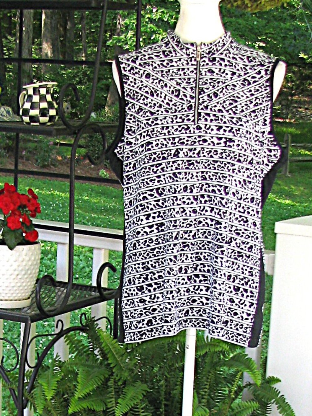 Tail White Label animal print black and white sleeveless top shirt XL blouse